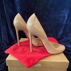 •Christian Louboutin•Nude Round Pump•37.5•